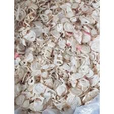 DRIED SLIDED RED ONIONS